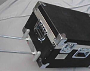 Light duty case with tilt wheels and extension handle